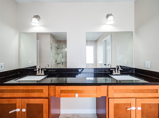 Building Photo - 13618 Woodspire Dr