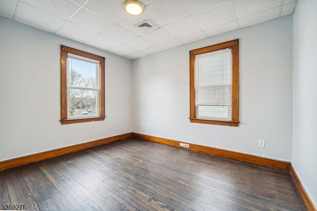Building Photo - 410 E Kinney St