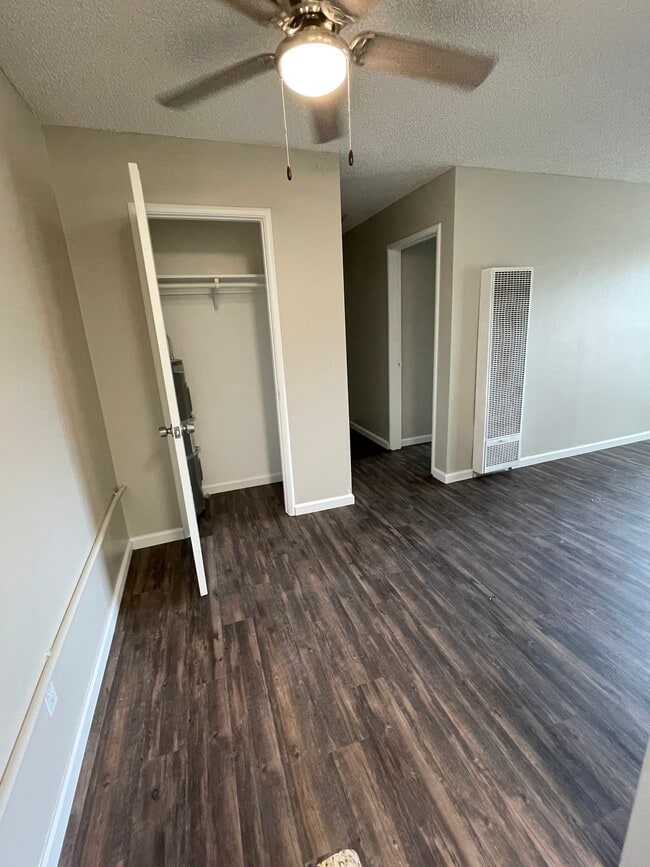Building Photo - 5500 Foothill Garden Ct