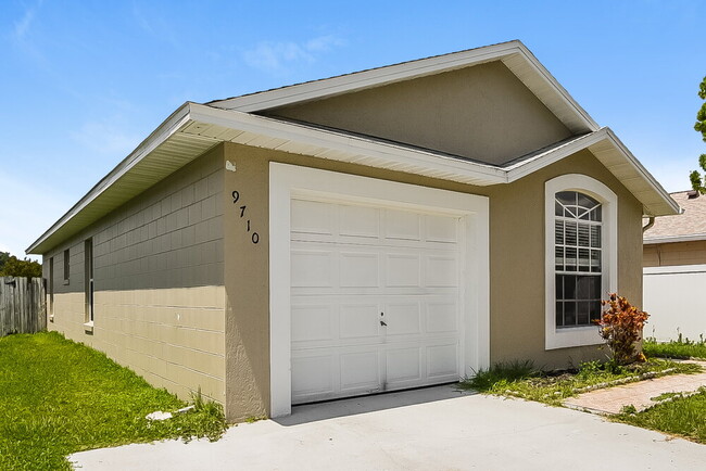 Building Photo - 9710 Red Clover Ave