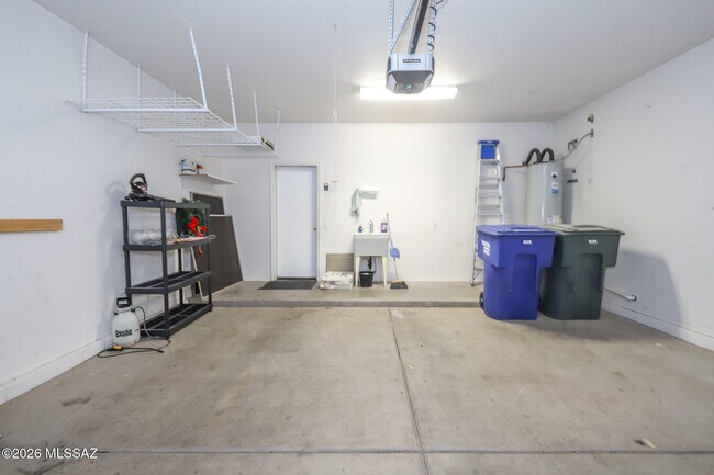 Building Photo - 10401 Yew Pl