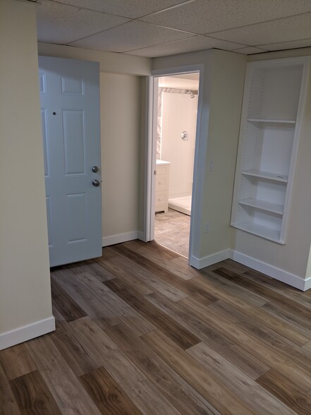 Building Photo - 6120 Strathmore Ln