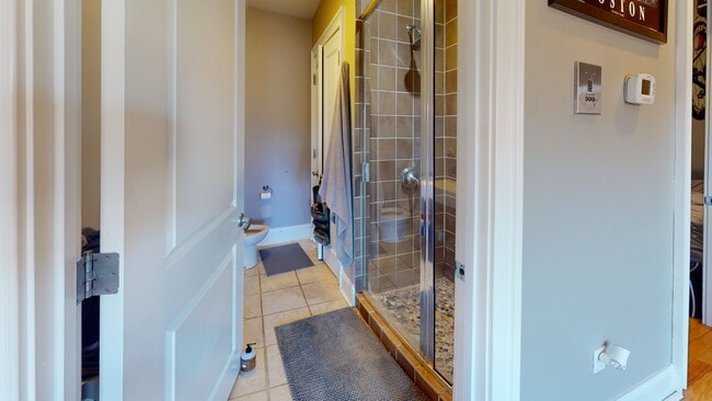 Building Photo - 735 E 3rd St