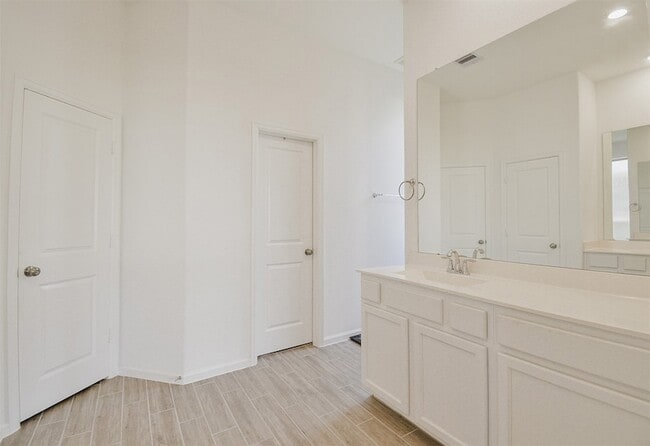 Building Photo - 9407 Camden Clf Ct