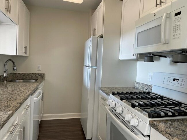 Building Photo - 2 bedroom in Cambridge MA 02138