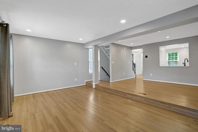 Building Photo - 6063 Hydrangea Dr