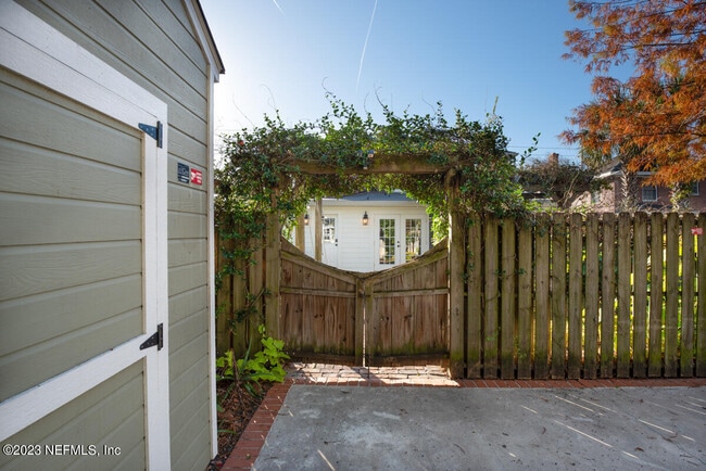 Building Photo - 1225 Landon Ave