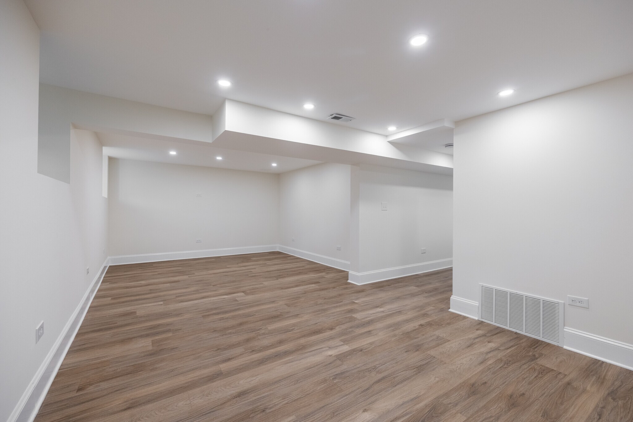 Building Photo - 4636 N Hamilton Ave