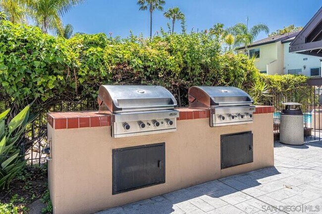 Building Photo - condo mission