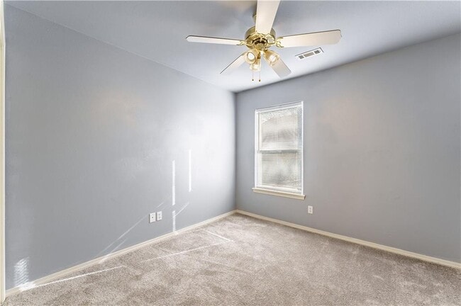 Building Photo - 4603 SW Limestone Ave