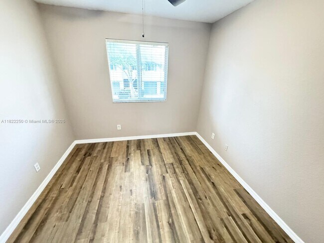 Building Photo - 3622 Oleander Terrace