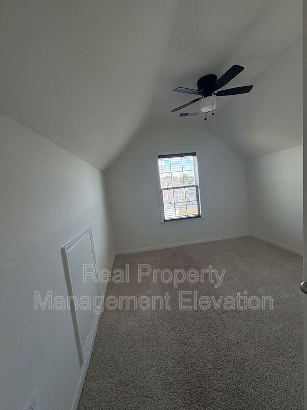 Building Photo - 114 Alliance Ct