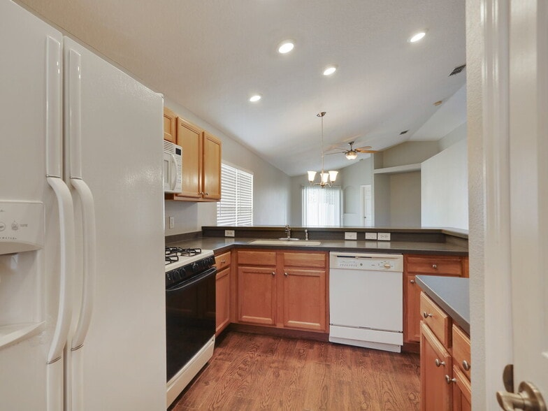 Building Photo - 8525 Hawbuck St