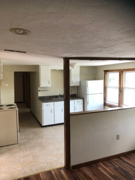 Primary Photo - 15 Riverlin St