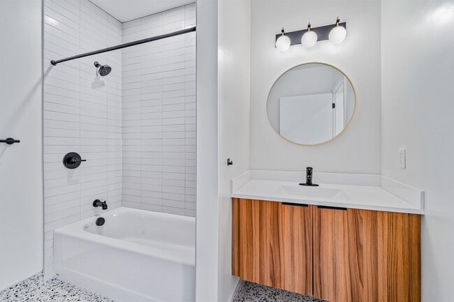 Building Photo - 293 Fairmount Ave