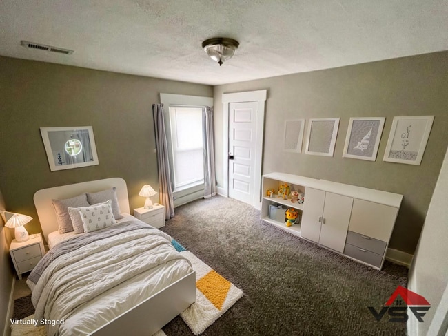 Building Photo - Spacious 3Bd; 1Ba Single Family Home