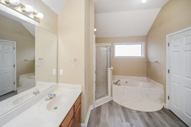 Building Photo - 8328 Branchwood Ln