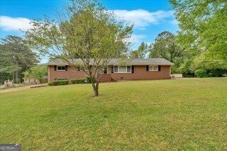 Building Photo - 115 Pine Tree Dr
