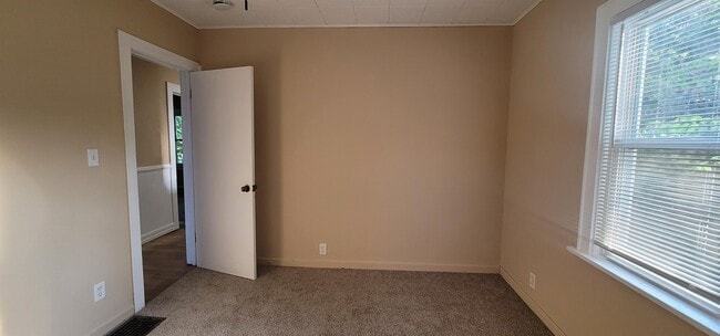 Building Photo - 1602 Price St