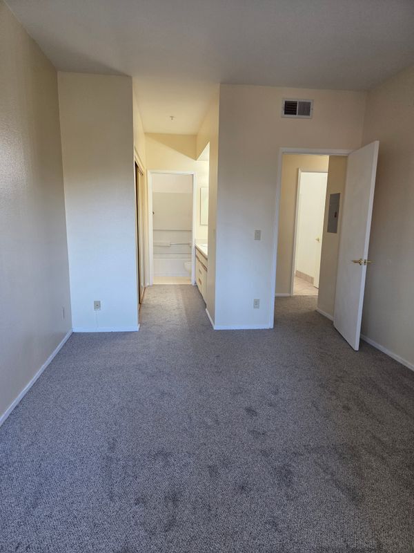 Building Photo - 1256 Stanhope Ln