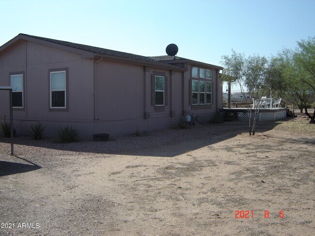 Building Photo - 51504 W Donald Dr