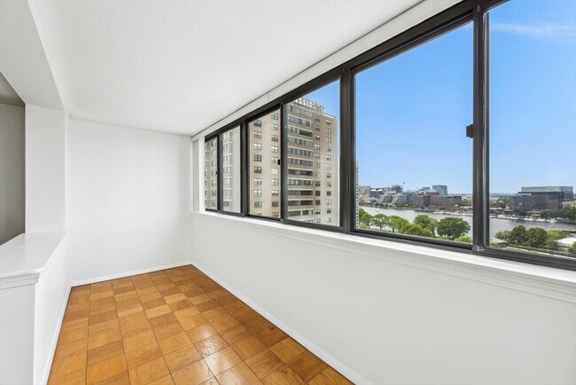Building Photo - 6 Whittier Pl