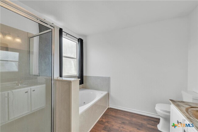 Building Photo - 4205 Thunder Creek Dr