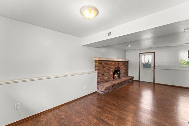 Building Photo - 4025 N Carefree Cir