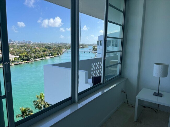 Building Photo - 9101 E Bay Harbor Dr