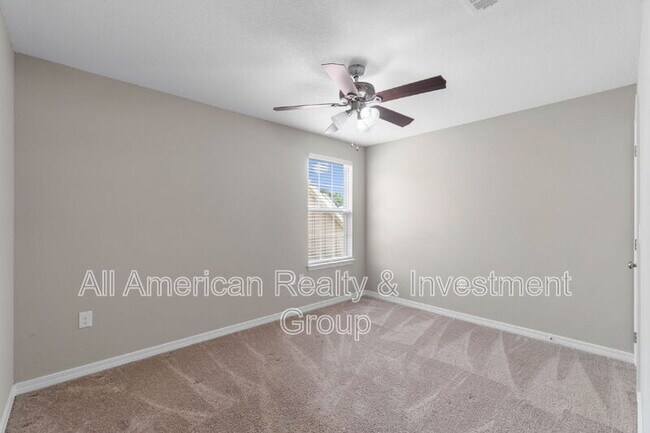 Building Photo - 426 Eisenhower Dr
