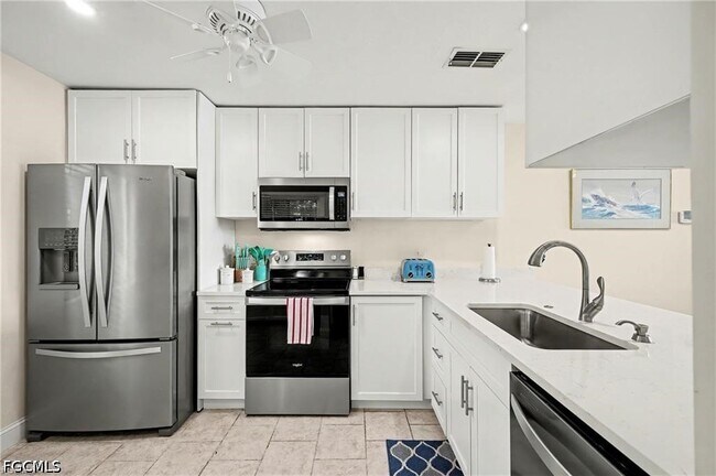 Building Photo - 11170 Caravel Cir
