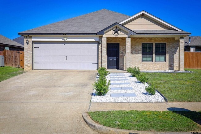 Building Photo - 322 Ambrose Avenue