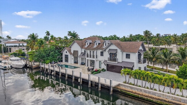 Building Photo - 400 Mola Ave