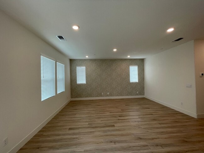 Building Photo - 6156 Olive Pl