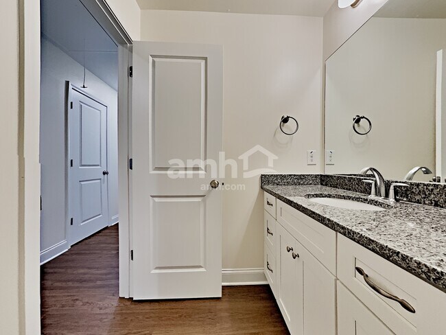 Building Photo - 581 Westridge Cir