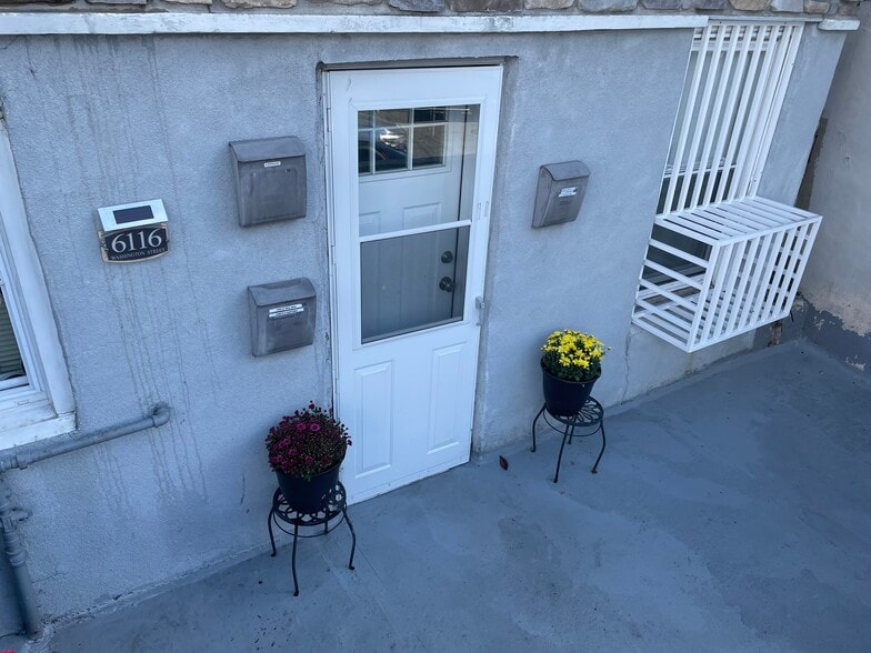 Front door - 6116 Washington St