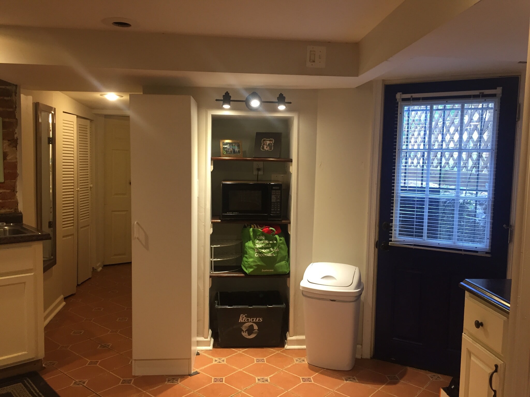 Building Photo - 1012 Park Rd NW