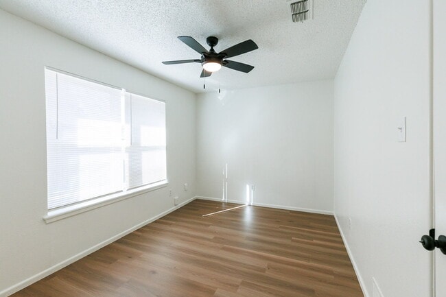 Building Photo - MOVE IN SPECIAL - HALF OFF 1ST MONTH RENT. Newly Remodeled Modern 2 bedroom with a garage