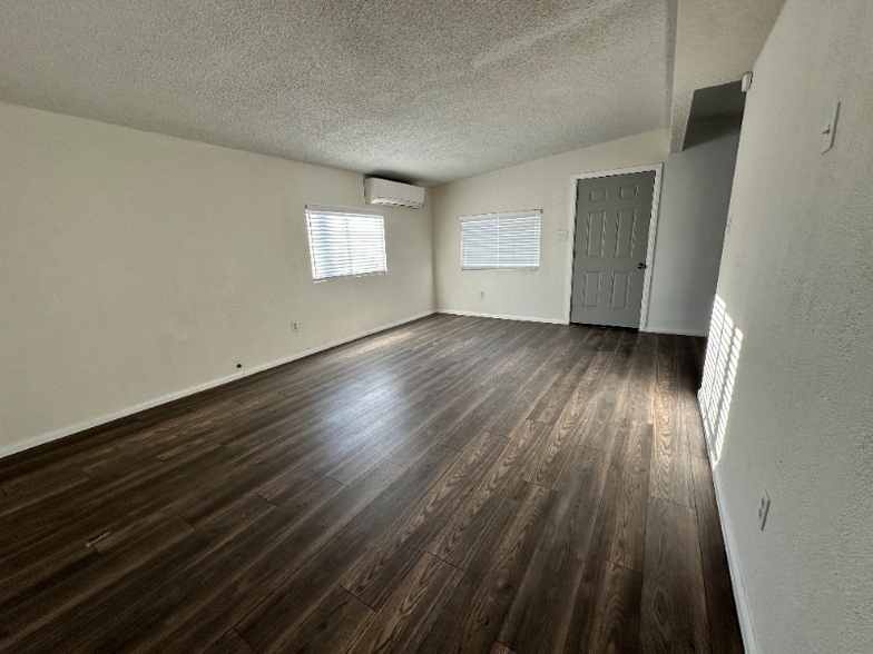 Building Photo - 72662 Sunnyslope Dr