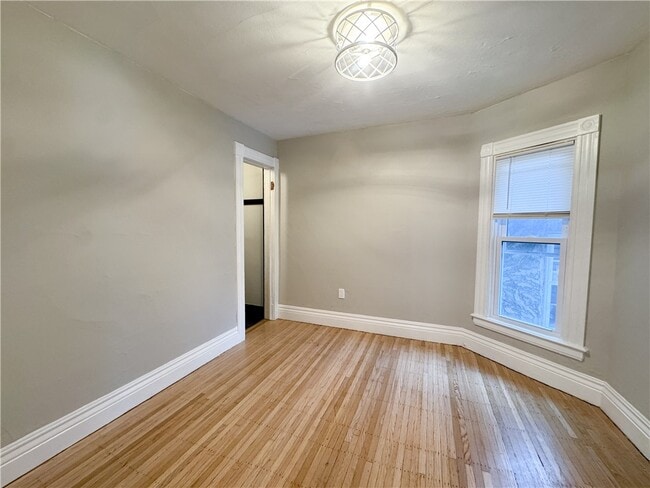 Building Photo - 102 Gregory St