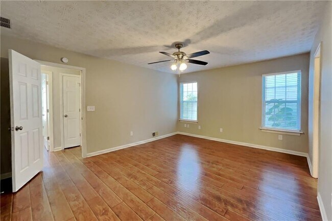 Building Photo - 3544 Willgrove Way