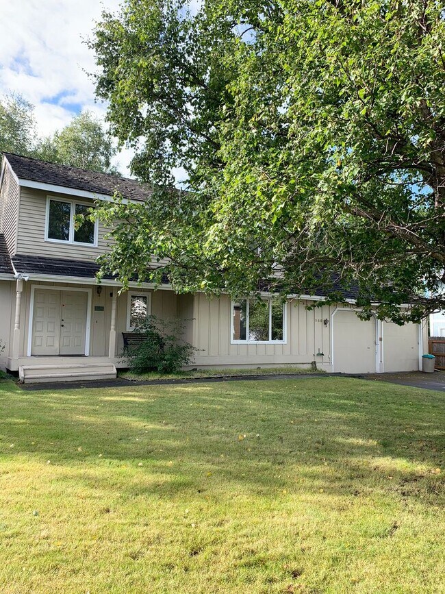 Building Photo - Oceanview 3BR 2.5BA | HUGE GARAGE | Washer & Dryer  | Dogs OK! >>> AVAILABLE NOW!