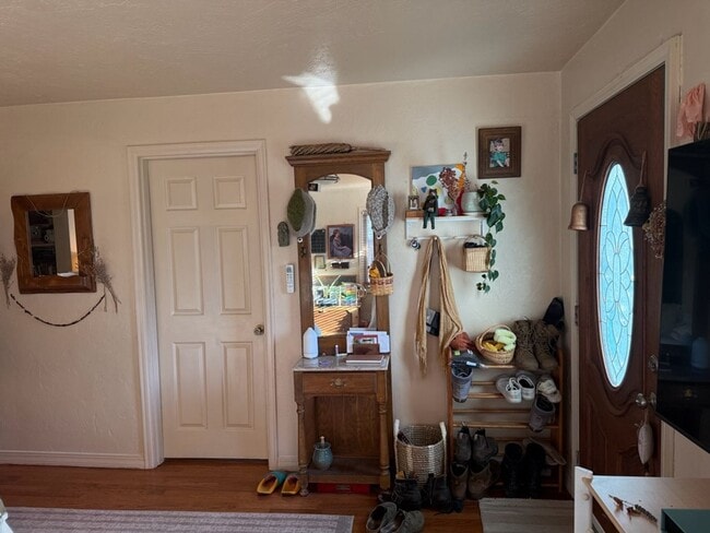 Building Photo - Charming Eastside Olympia Home Move-in goal June 5th .