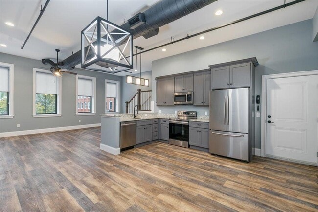 Primary Photo - 122 Washington St