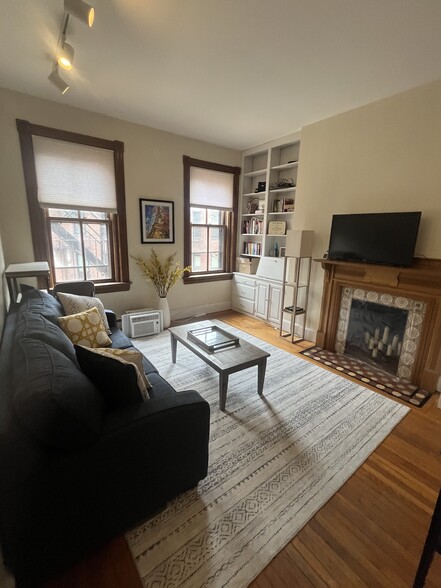 Building Photo - 428 Marlborough St