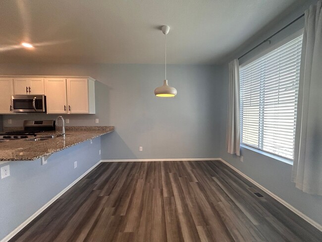 Building Photo - $0 DEPOSIT OPTION!! MODERN HOME WITH SPACI...