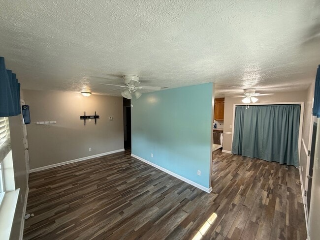 Building Photo - 10804 Hale Ave