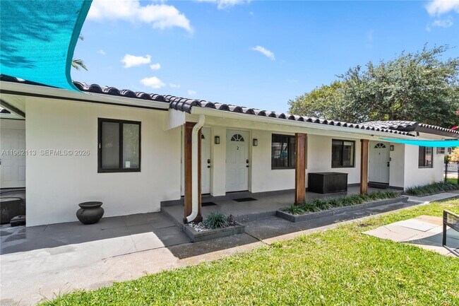 Building Photo - 715 NE 6th St