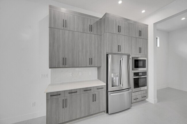 Building Photo - 9520 St Germain Dr