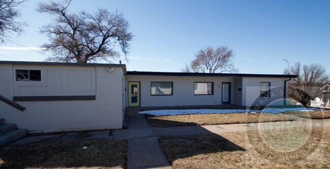 Building Photo - 3309 S 32nd Ave